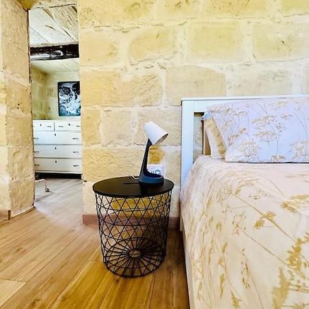 Town House 91 Apartment Виктория Екстериор снимка