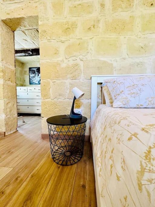 Town House 91 Apartment Виктория Екстериор снимка